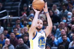 LOL赛事-上海队逆转火箭，约基奇刷新纪录