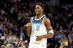 英雄联盟总决赛时间-掘金轻取国王，戈贝尔点燃赛场