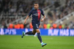 英雄联盟总决赛-南特队面对巴黎圣日耳曼，争取分数