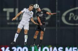 英雄联盟总决赛时间-包含葡属圭亚那队首次参加欧洲杯比赛的词条