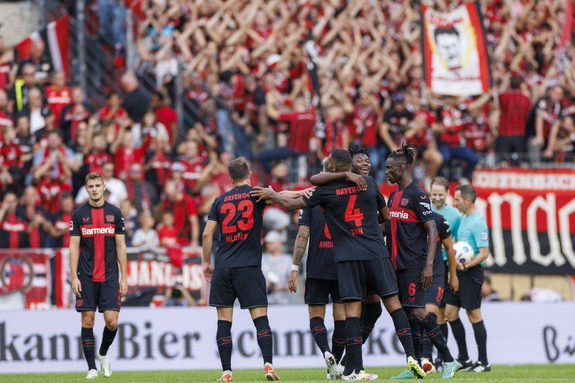 美因茨队在足球场上取得连战连捷 美因茨队在足球场上取得连战连捷