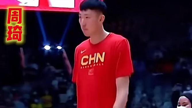 关于热火前锋周琦在场上展现多面手实力的信息