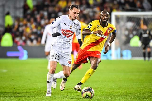 尼斯客场战胜朗斯,保持上升势头的简单介绍 尼斯客场战胜朗斯,保持上升势头的简单介绍