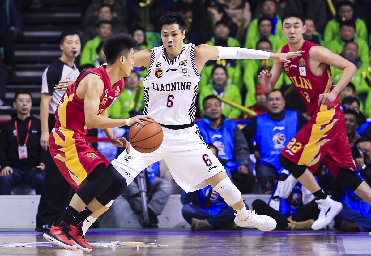 山东队在主场不敌辽宁男篮遭遇失败