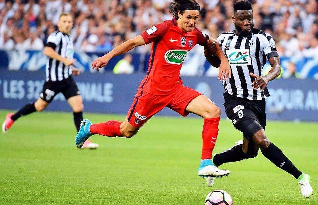 里昂前锋独造四球，成为本赛季法甲射手榜第一