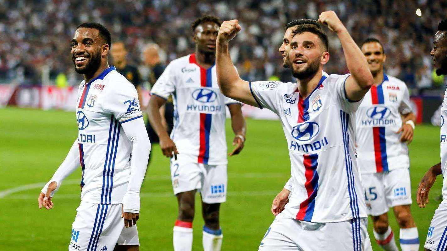 包含一触即发！顶尖球队展现实力的词条