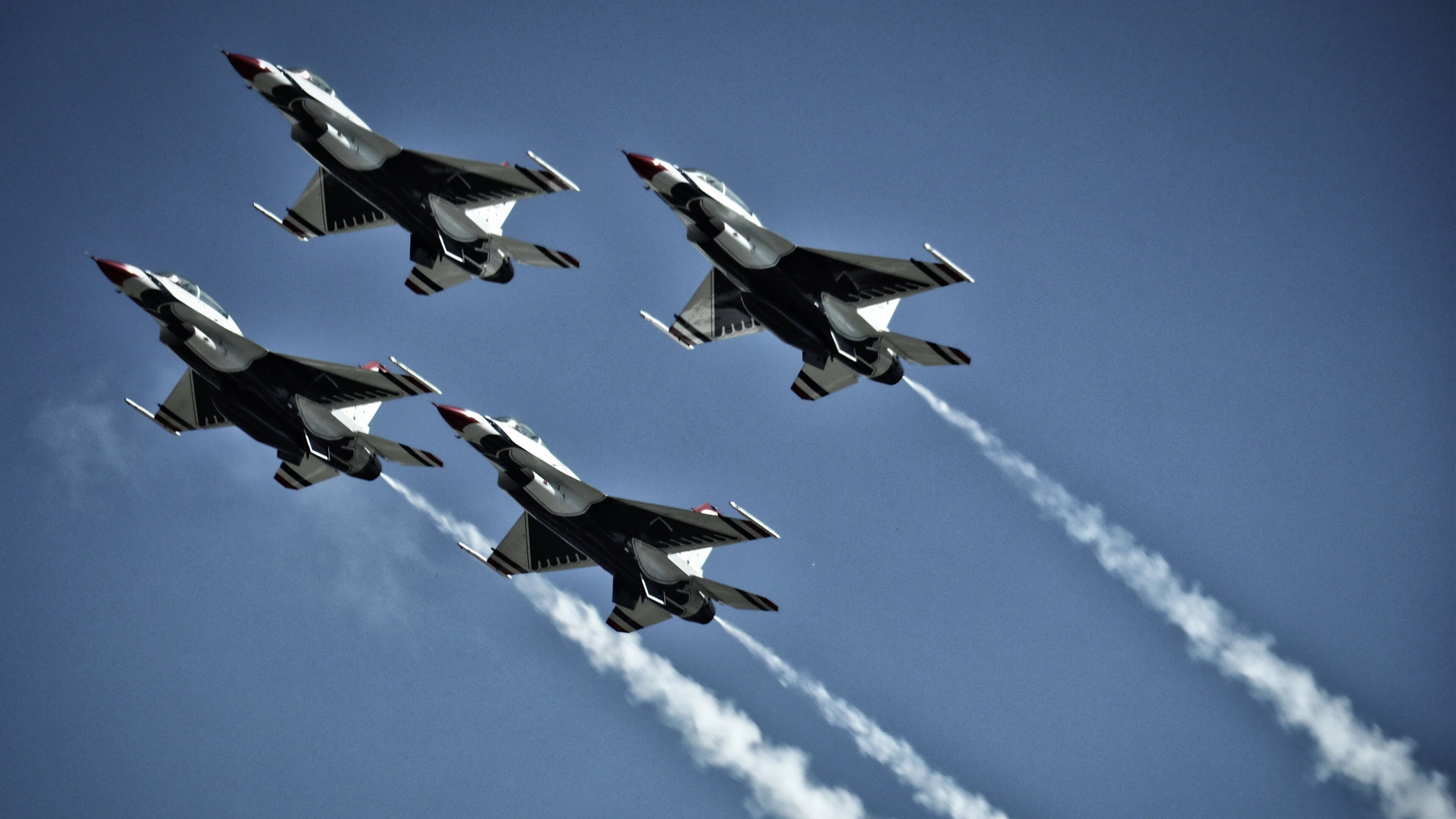 当黄金咖啡遇上德意志精密，穆勒的三十分钟让哥伦比亚的不可能提前凋零