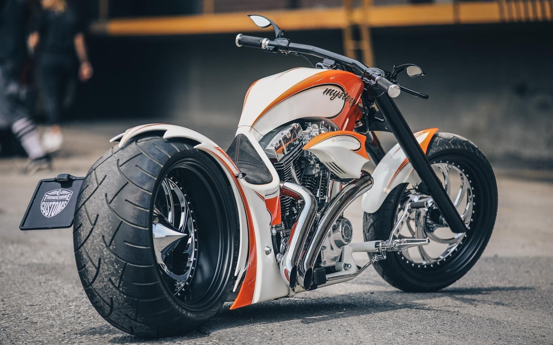 大漠烽烟遇蜂群，西亚卡姆烈焰灼破山西防线